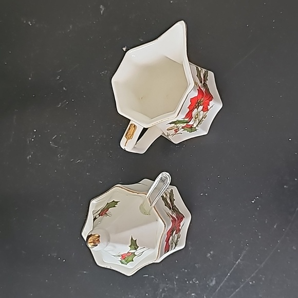 Christmas Sugar Bowl and Creamer Poinsettias Flowers Tub A - Picture 2 of 7